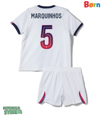Paris Saint-Germain Marquinhos #5 Replika Babytøj Udebanesæt Børn 2026-27 Kortærmet (+ Korte bukser)